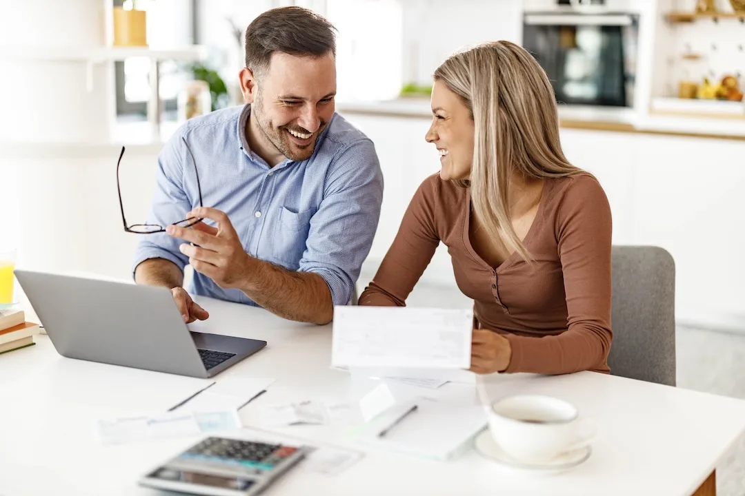 Couple pays bills