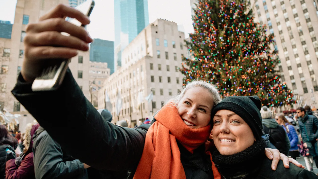 SOC_How to Enjoy the Season without Going increasing Debt_V3-R2_1280x720_02.png