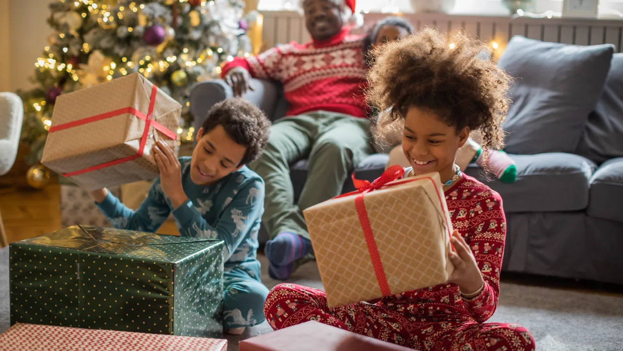 SOC_How to Enjoy the Season without Going increasing Debt_V3-R2_1280x720_04.png
