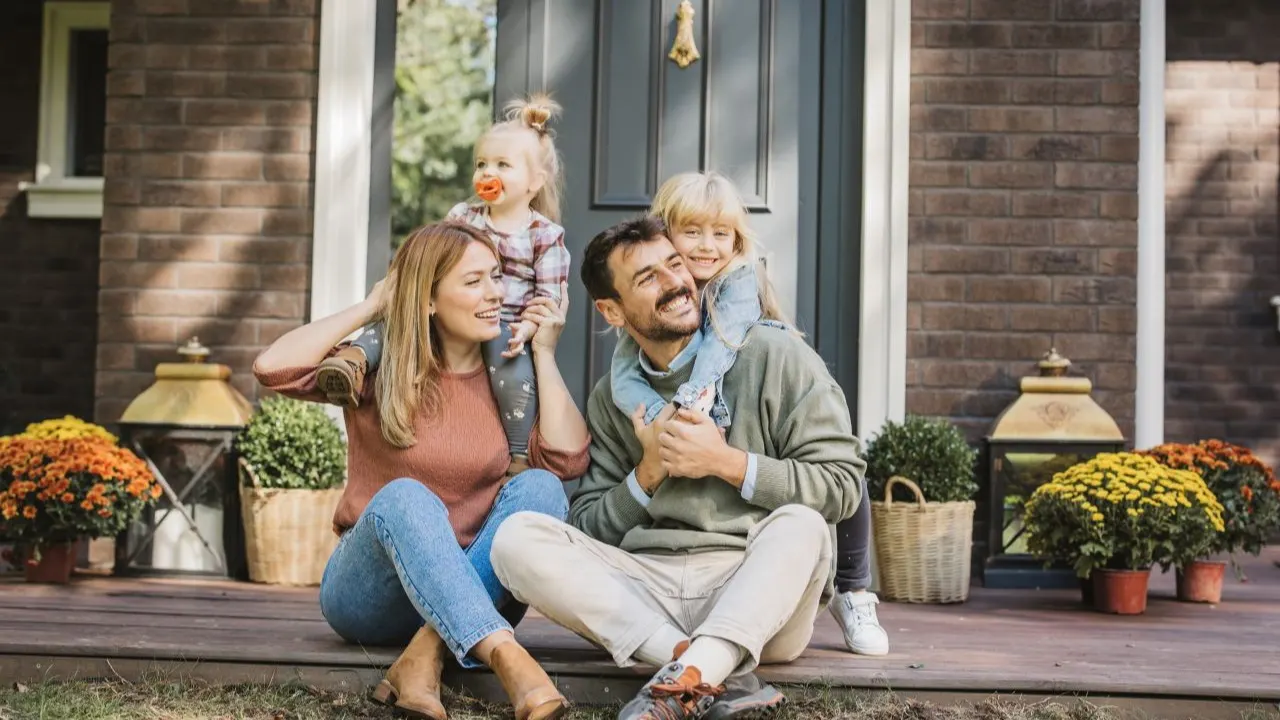 6-smart-ways-to-use-home-equity-loan-to-consolidate-debt.jpg