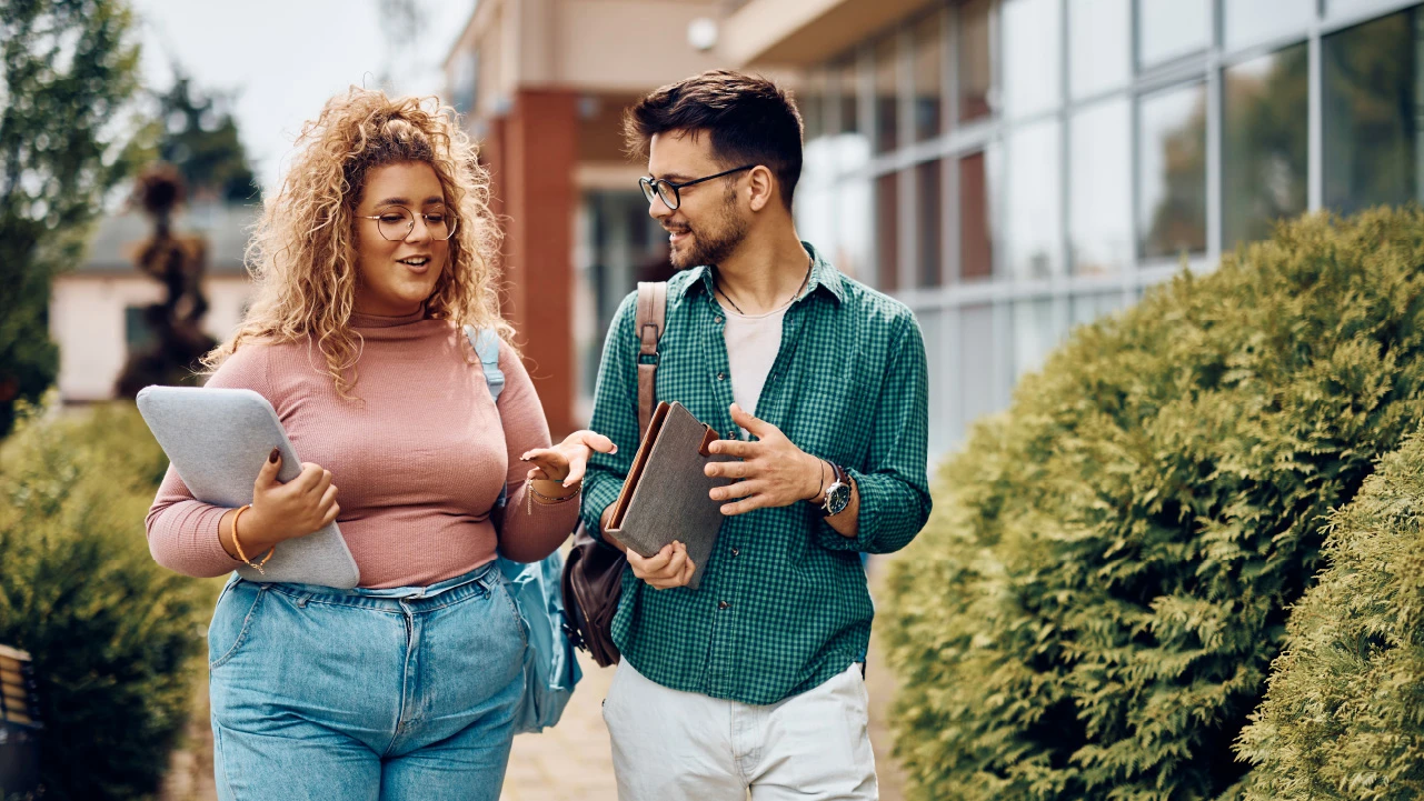 SOC 4 tips to manage your student loan debt V3-R2 1280x720 03