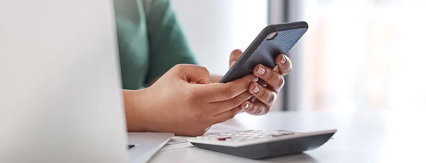 smartphone-user-gettyimages-832x320.jpg