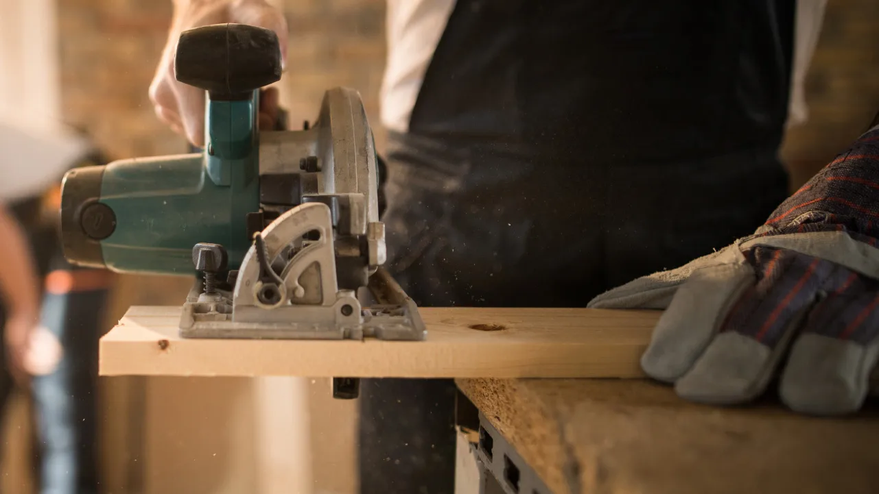 SOC_Here-s why now is the time renovate your home vs moving_V1-R1_1280x720_03.jpg
