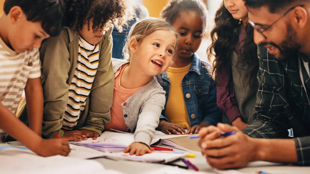 SOC_5 ways to save on back-to-school shopping_V2-R2_1280x720_01.jpg
